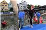 Am Sonntag gab es einen Triathlon mitten in Tübingen: Geschwommen wurde im Necka...