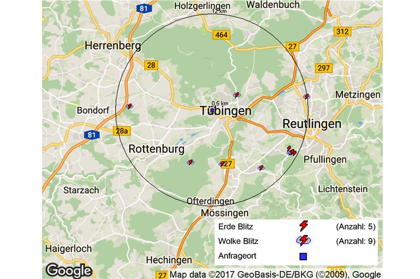 Auf dieser Karte des Blitz-Informationsdienstes „Blids“ sind sämtliche 14 in der Zeit von 26. Juni, 0 Uhr, bis 27. Juni, 6 Uhr von dem Siemens-Dienst registrierten Blitze im Umkreis von 12 Kilometern um die Sindelfinger Straße 5 in Tübingen verzeichnet. Bild: Blids