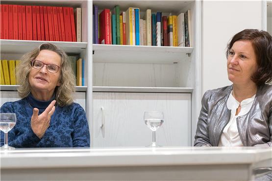 Barbara Wolf (links) und Kerstin Weiß im Gespräch in der TAGBLATT-Redaktion. Bild: Ulrich Metz