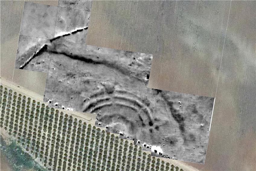 Bei einer Geländeerkundung in Südspanien entdeckten Tübinger Forscher diese ringförmige Anlage aus der Kupferzeit. Bild: Uni Tübingen