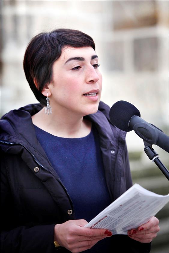 Betül Havva Yilmaz (Akademiker für den Frieden) entkam ihrer Inhaftierung. Bilder: Faden