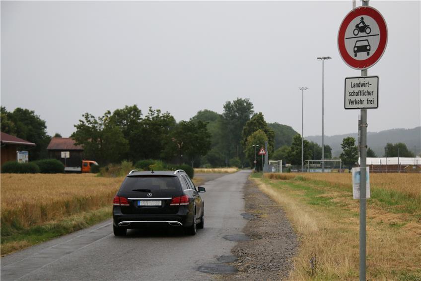 In Spitzenzeiten fahren 200 Autos pro Stunde auf dem Wiesweg von Pfäffingen nach Unterjesingen