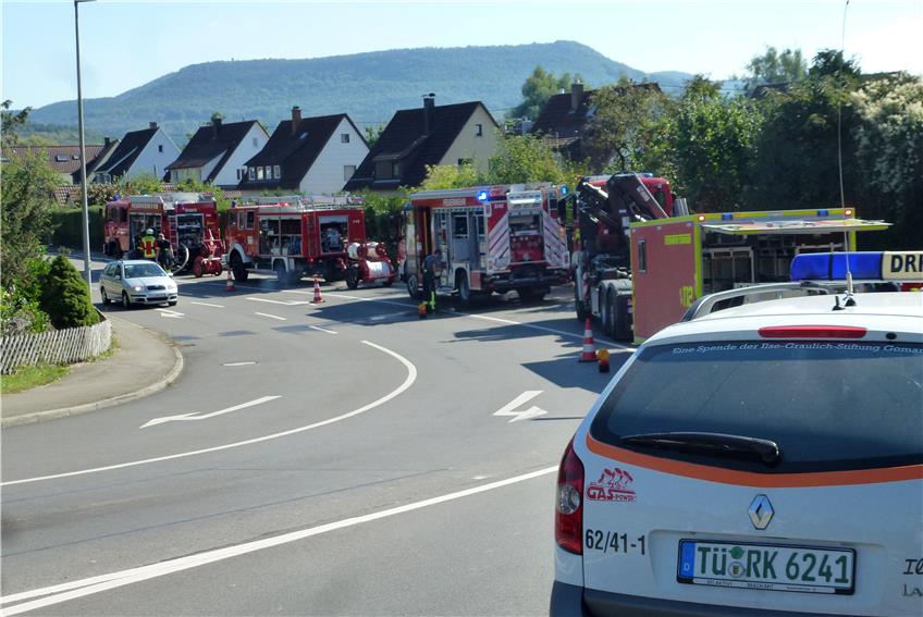 In Gomaringen wurde ein Feuerwehrmann beim Einsatz verletzt