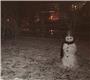 Brrrrr, kalt! Dieser Schneemann mit Schal steht in der Tübinger Gartenstraße dir...