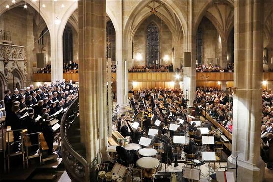 Das Finale des Komponistinnenfestival füllte die Stiftskirche – bei Publikum wie Musikern.Bild: Anne Faden