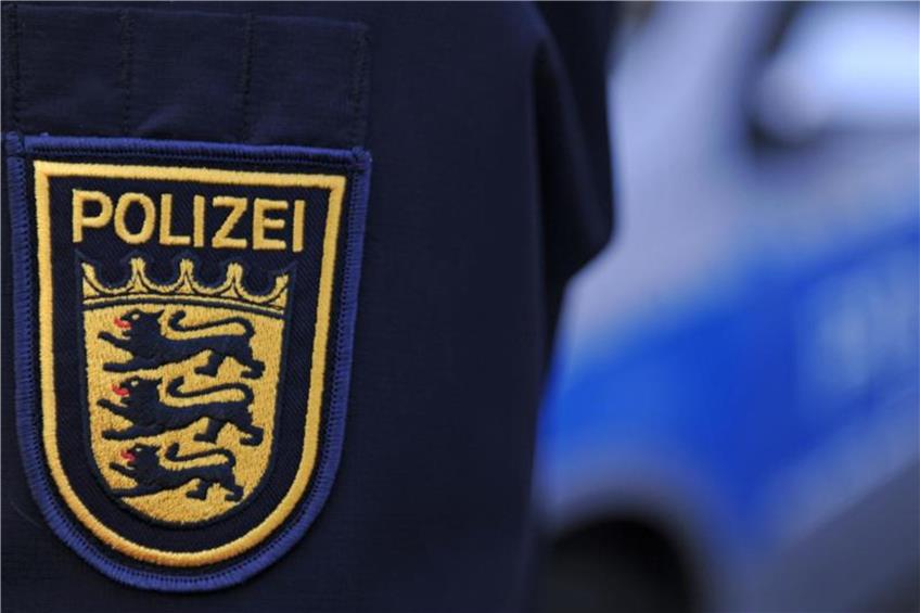 Das Polizei-Emblem ist in Baden-Württemberg auf einer Uniform zu sehen. Foto: Patrick Seeger/Archiv dpa/lsw