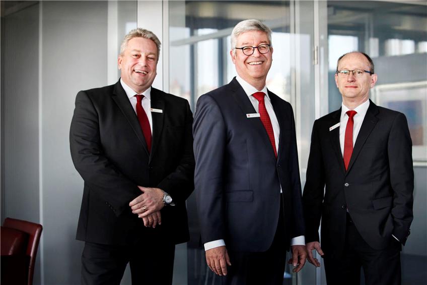 Der KSK-Vorstand ist zufrieden mit 2016 (von links): Jürgen Ferber, Christoph Gögler und Hans Lamparter.Bild: Faden