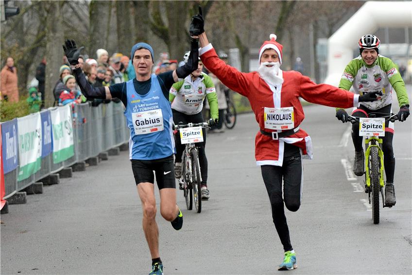 Der Sieg beim 39. Nikolauslauf war sein letzter Erfolg im Tübinger LAV-Trikot: Arne Gabius wechselte anschließend zum Haspa-Marathon-Team Hamburg, mit nun ein Rechtsstreit bevorsteht. Archivbild: Rippmann