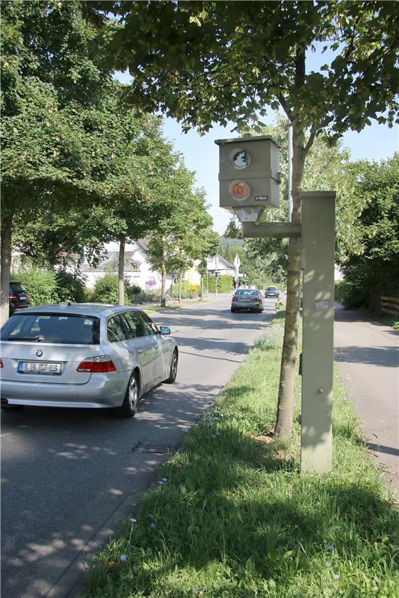 Der alte Blitzer in der Wannweiler Straße soll durch Blitzsäulen ersetzt werden.Bild: Hantke