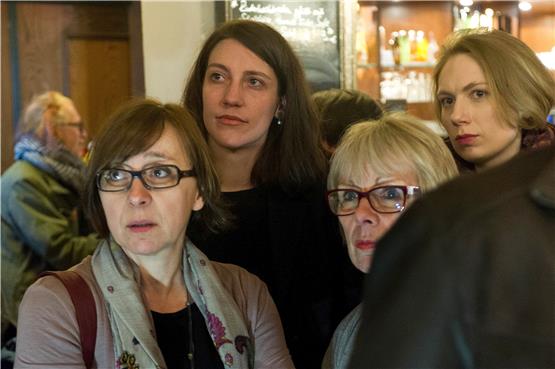 Die SPD-Kandidatin Dorothea Kliche-Behnke (links hinten) war schwer enttäuscht: Sie hatte mit rund 16 Prozent gerechnet. Bild: Franke