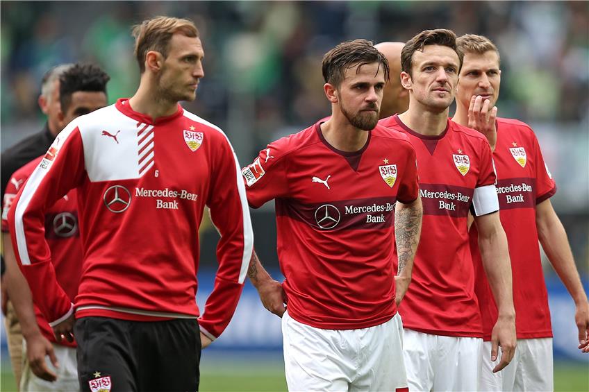 Die Stuttgarter auf dem Weg in die zweite Liga (von links): Martin Harnik, Christian Gentner und Daniel Schwaab. Foto: Imago