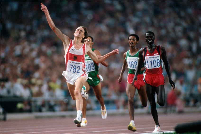 Dieter Baumann im Moment seines größten Triumphs im Jahr 1992 bei Olympia in Barcelona nach 5000 Metern. Bild: Ulmer/Archiv Werek