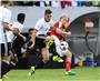 Fußball U19-EM in Reutlingen, Österreich - Deutschland 0:3. Gino Fechner (li, De...