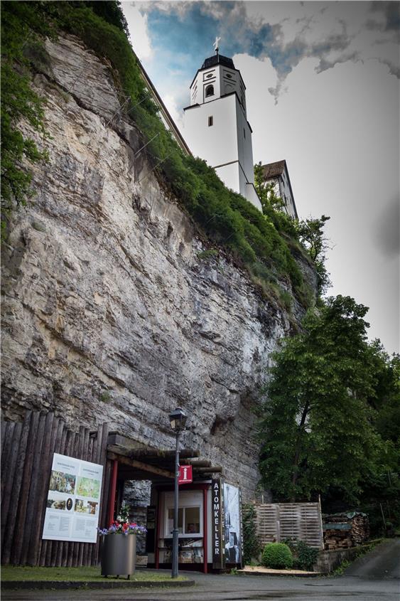 Geschützt von vielen Metern Fels und der örtlichen Kirche: Der Haigerlocher Atomkeller. Foto: Madeleine Wegner