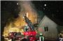 Mehr als 80 Feuerwehrleute bekämpften am 17. Dezember 2005 den Brand eines Ateli...