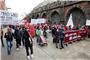 Rund 800 Demonstranten kamen zur 1.-Mai-Demo auf den Tübinger Marktplatz – dem N...