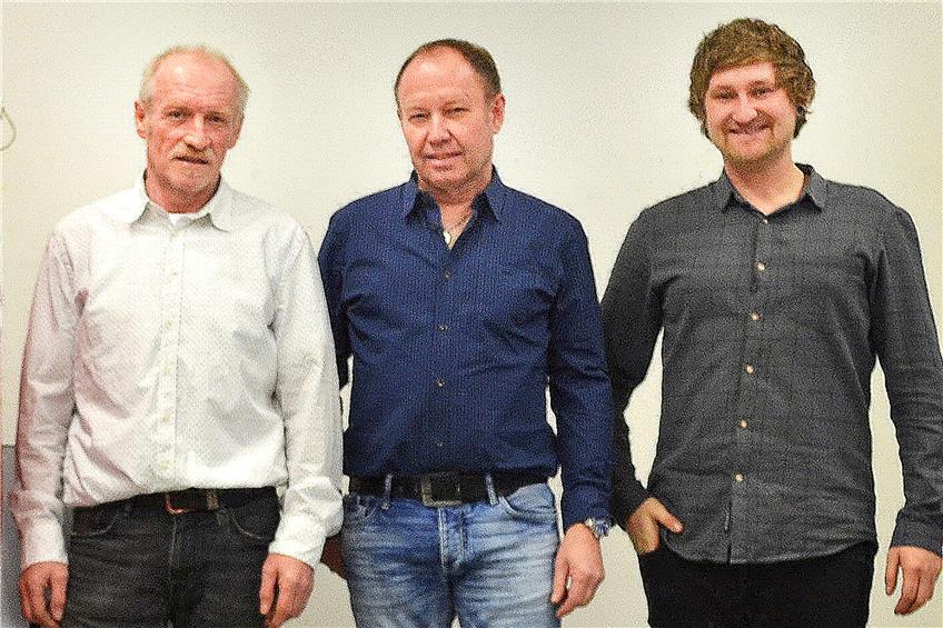 Sie wollen, dass die Holder-Spritzen noch lange laufen: Johann Georg Kohler, Rainer Buchmann und David Kohler (von links). Bild: Kohler