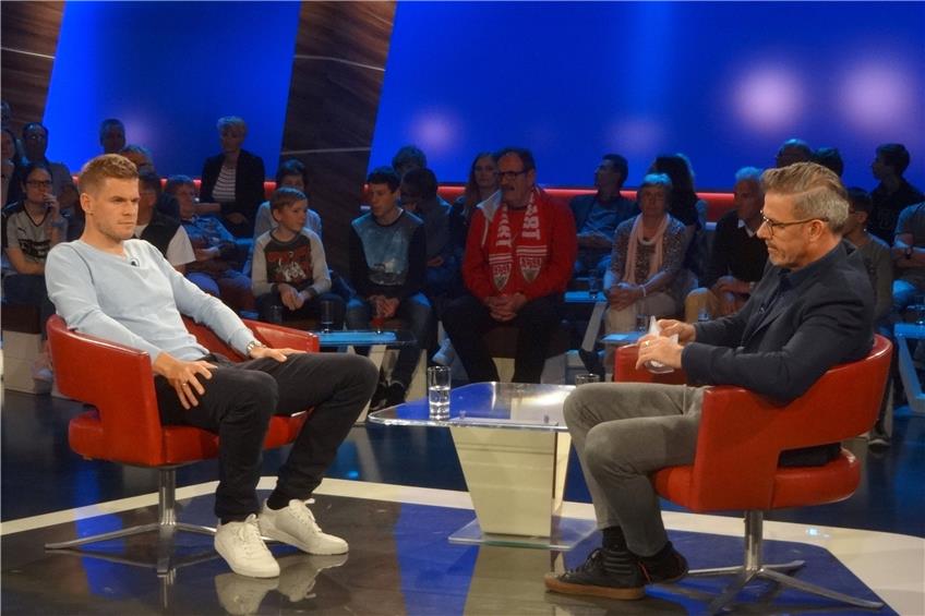 TAGBLATT-Leser waren Gast bei „Sport im Dritten“, als Michael Antwerpes (rechts) den Fußball-ProfiSimon Terodde (links) interviewte. Bild: 50 Scheu