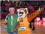 Tigers-Hallensprecher Jurij Suchowersky, der nun nach 33 Jahren in Rente geht, w...