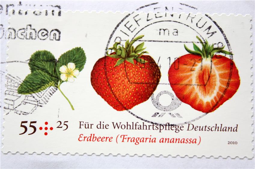 2010 zog die Deutsche Post mit Marken nach, die beim Rubbeln nach Rosen oder Obst duften. Privatbild