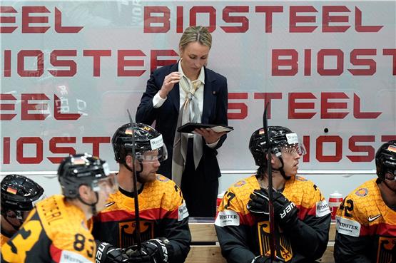 Als Ex-Spielerin eine gewiefte Analystin im deutschen Team: Jessia Campell.  Foto: Martin Meissner/dpa