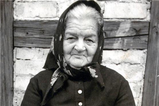 Alt-Schlosswirtin Maria mit 90 Jahren. Privatbild