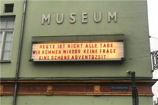 Anzeigetafel am Kino Museum in Tübingen: Gibt es nach der Corona-Pandemie wieder volle Lichtspielhäuser? Bild: Jonas Bleeser