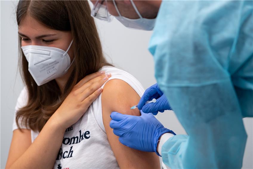 Auch immer mehr Jüngere lassen sich gegen Corona impfen. Foto: Sven Hoppe/dpa