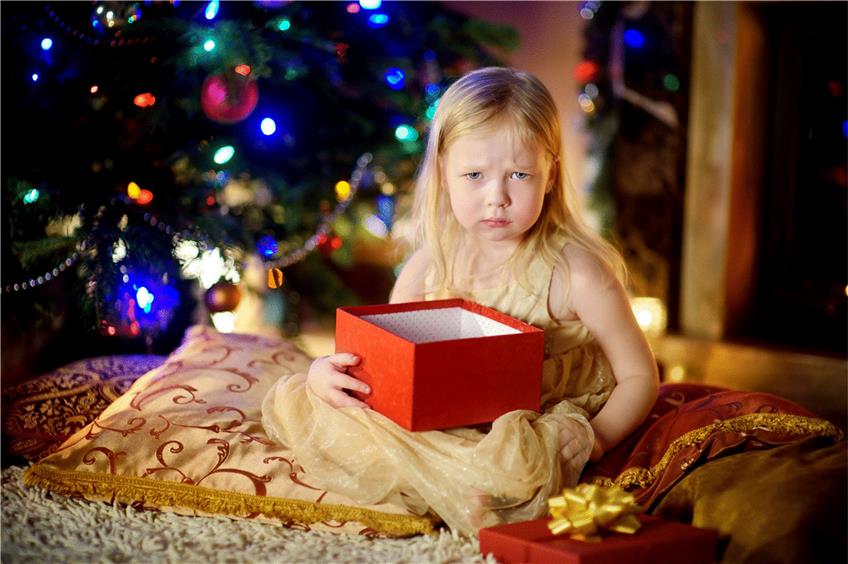 Auch wenn sie das gerade anders sieht: Geschenke sind an und für sich etwas Gutes. Foto: © MNStudio/shutterstock.com