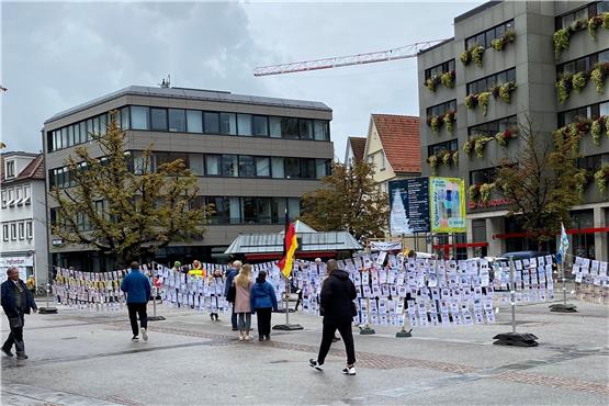 Ausstellung gegen die Corona-Impfung in Reutlingen. Bild: Frank Rumpel