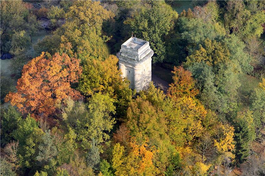Bäume verstellen die Aussicht beim Bismarckturm in Tübingen.  Archivbild: Manfred Grohe