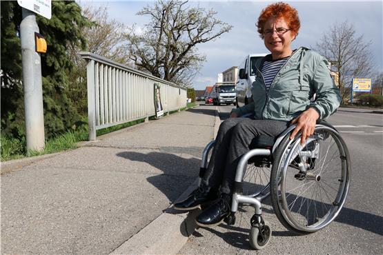 Der Arbeitskreis „Barrierefrei in Ammerbuch“ will Hindernisse für Rollifahrer und Sehbehinderte abrä