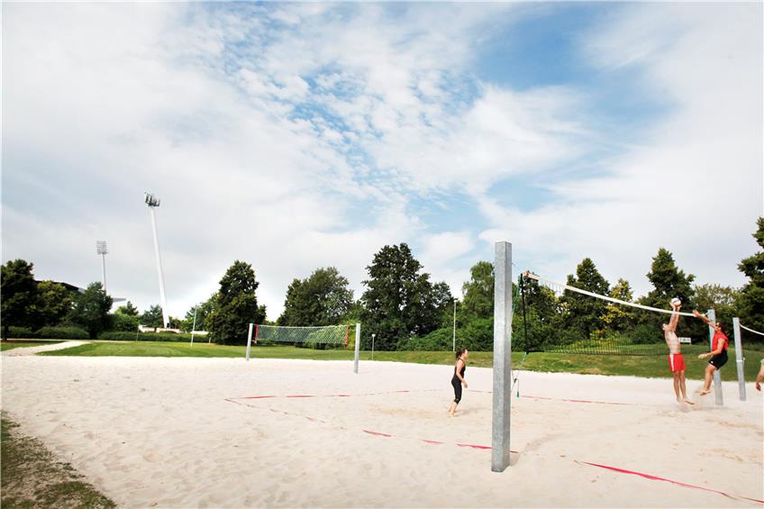 Freizeitsportler dürfen sich freuen: Die Beachvolleyballfelder im Sportpark Markwasen wurden saniert