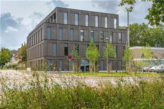 Neubau der GWG-Zentrale in Tübingen: prägnante Holz-Architektur für 40 Beschäftigte