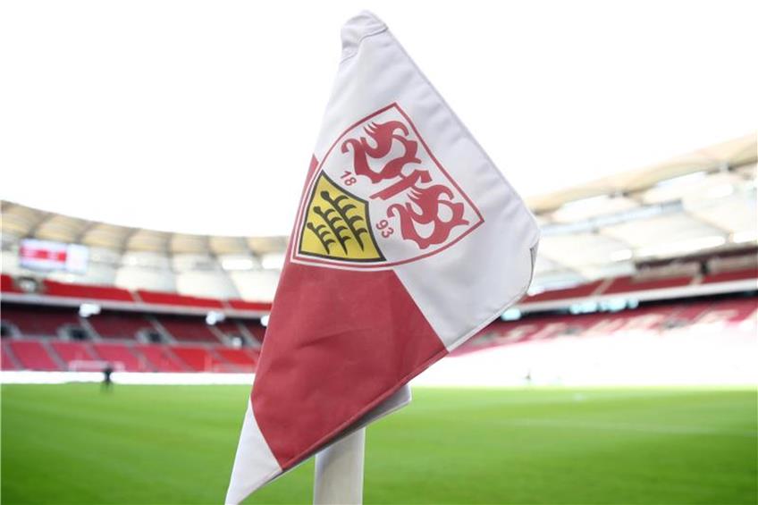 Blick in das Stadion mit einer Eckfahne mit dem Wappen des VfB Stuttgart. Foto: Tom Weller/dpa/Archivbild