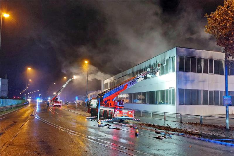 Brand im Ford Autohaus. Bild: Feuerwehr Reutlingen