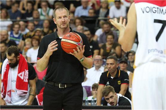 Bringt die deutschen Basketballer in den kommenden Wochen in WM-Form: Bundestrainer Henrik Rödl. Foto: Eibner
