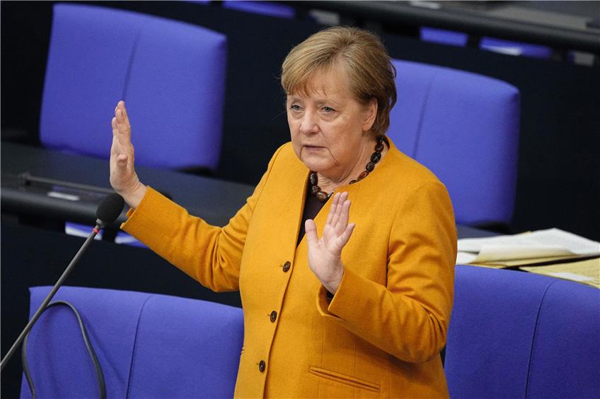 Bundeskanzlerin Angela Merkel (CDU bei der Regierungsbefragung. Foto: Michael Kappeler/dpa