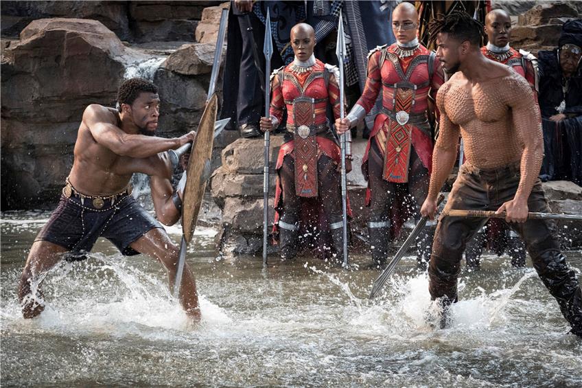 Chadwick Boseman und Michael B. Jordan in „Black Panther“. Foto: Marvel/Disney