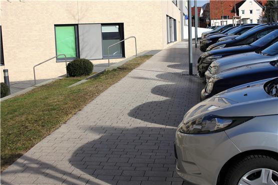 Das Parken in der Mössinger Innenstadt bleibt vorerst umsonst. Die Fraktionen im Gemeinderat lehnten einen Vorstoß der SPD zur Parkraumbewirtschaftung mit großer Mehrheit ab. Archivbild: Moritz Siebert