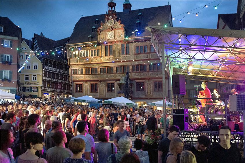 Das Tübinger Stadtfest, hier beim letzten Mal im Juli 2017, wird im Sommer wieder die Massen anlocken. Archivbild: Klaus Franke