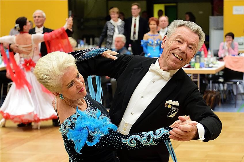 Das Turnierpaar Heinz und Margret Cierpka tanzt ins Fernsehen. Privatbild
