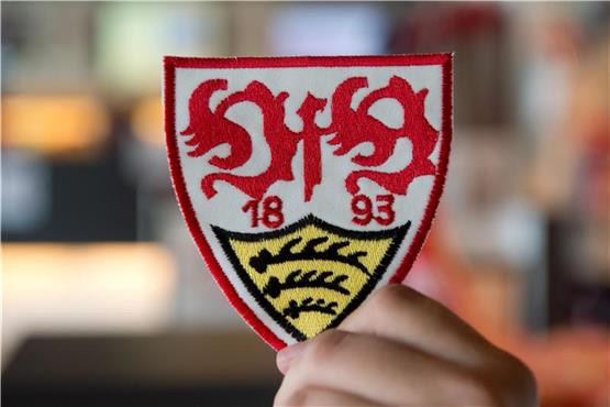 Das Wappen des VfB Stuttgart. Foto: Marijan Murat/Archivbild
