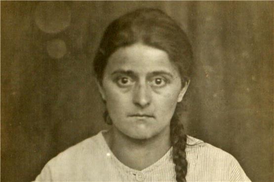 Das einzige erhaltene Foto von Agnes Holzherr (oben) entstand 1931 in der Tübinger Universitäts-Nervenklinik. Dorthin hatte sie der Rottenburger Arzt Martin Stein zur Beobachtung überwiesen. Vier Wochen später holten ihre Eltern sie wieder ab.