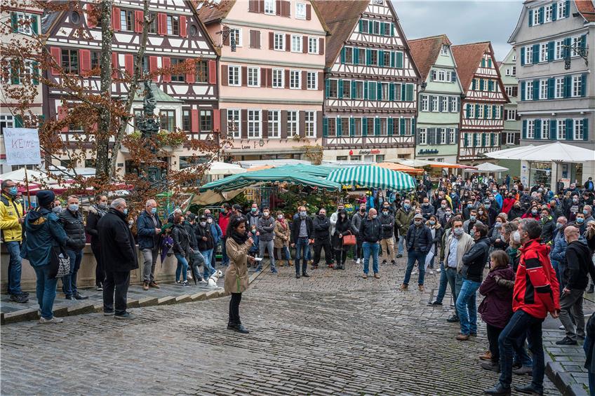 Demo von rund 300 Gastronomen in der Tübinger Altstadt. Bild: Ulrich Metz