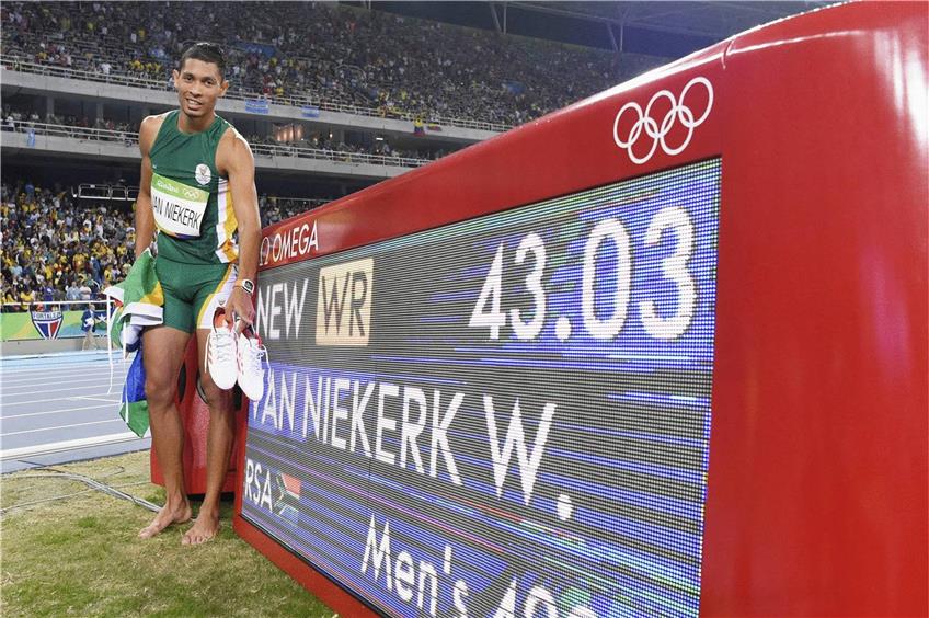 Den 17 Jahre alten Weltrekord gebrochen: Der Südafrikaner Wayde van Niekerk ist der schnellste Mann über die Stadionrunde. Foto: Imago