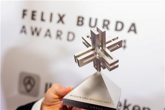 Der Felix Burda Award 2024 der Kategorie „Medizin und Wissenschaft“. Foto: Christoph Soeder/dpa