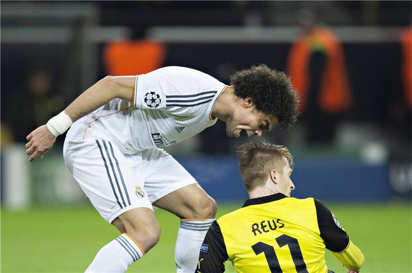 Der Halbfinal-Schlagabtausch 2014 zwischen Dortmund (rechts Marco Reus) und Real Madrid mit Pepe. Foto: Imago