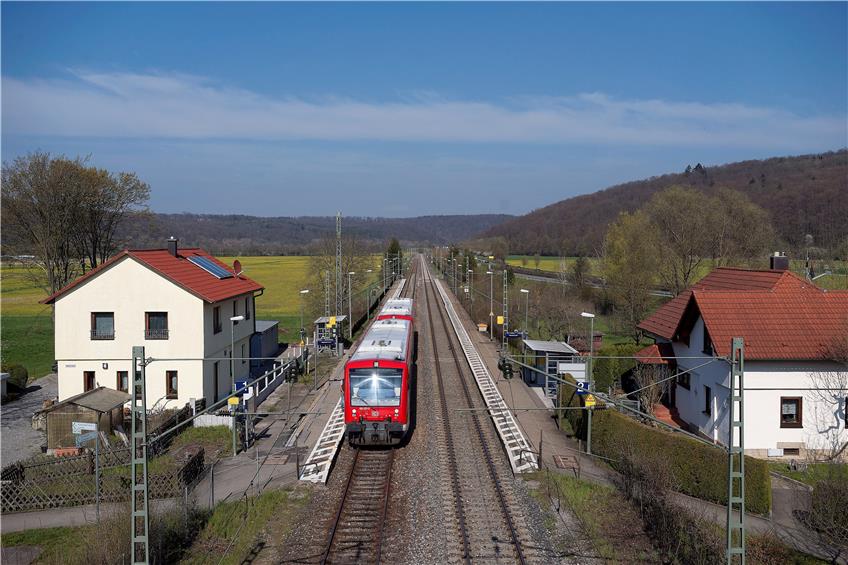 Der Lustnauer Bahnhof bleibt, aber die Regionalstadtbahn wird dort nicht halten. Archivbild: Metz