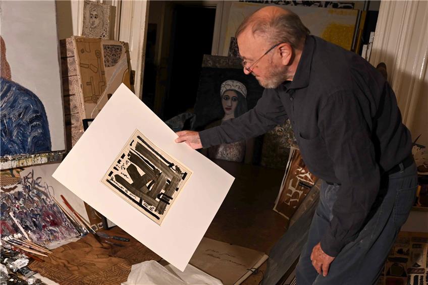 Der Ratgeb-Preisträger Strawalde alias Jürgen Böttcher in seinem Berliner Atelier. Bild: Peter Badel